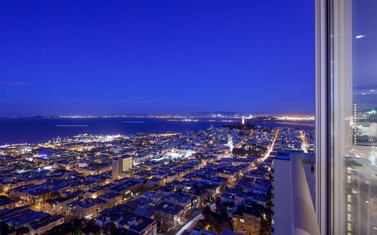 Panoramic Views at 1070 Green