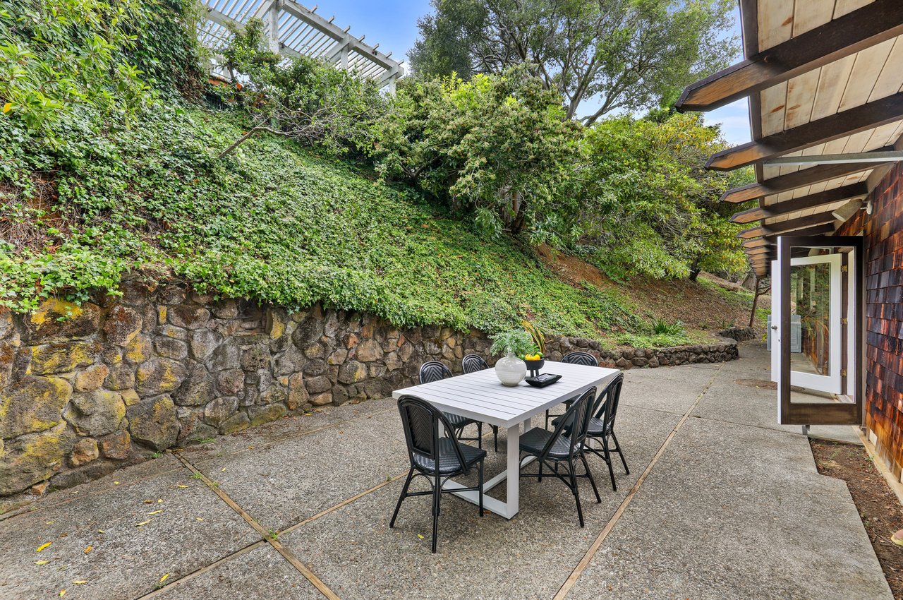 Rare Opportunity on Belvedere Island