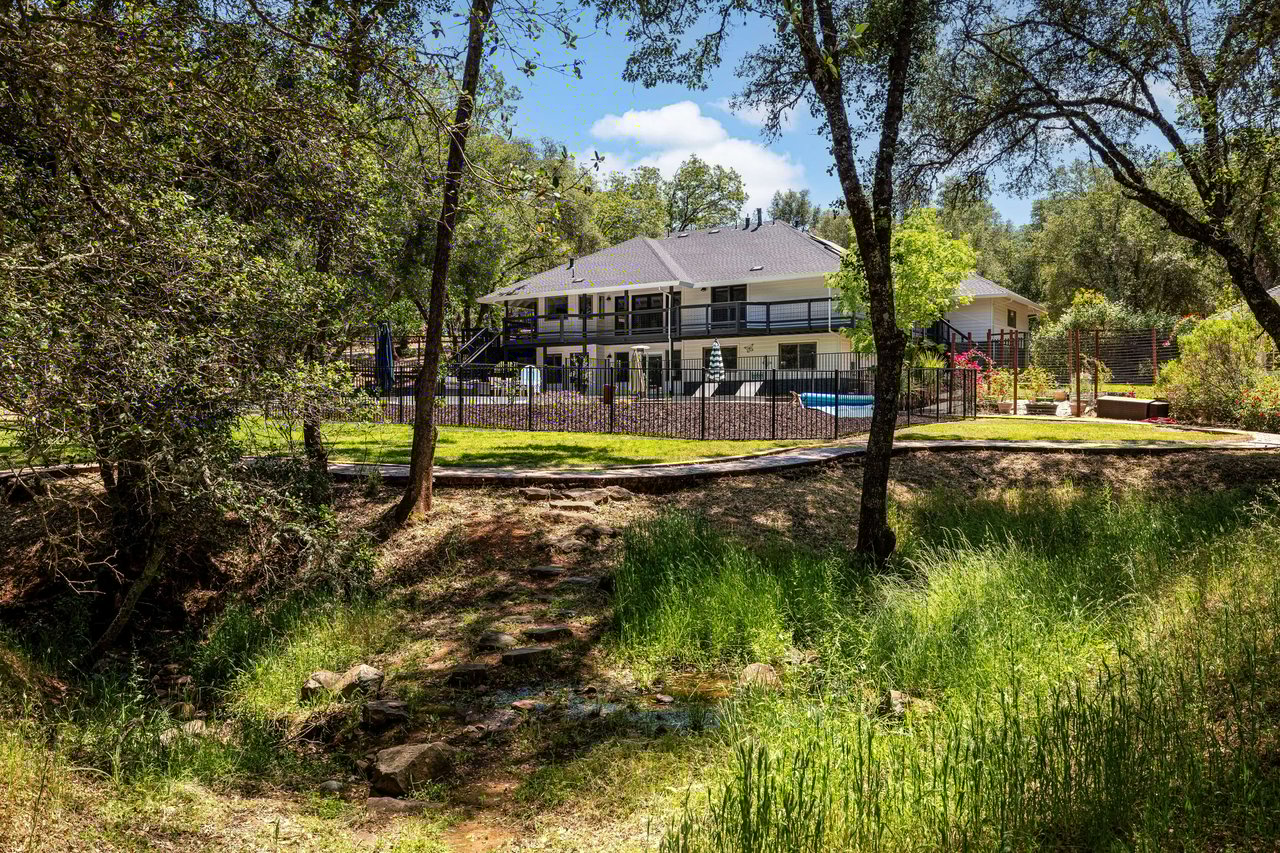 2880 Carlson Drive