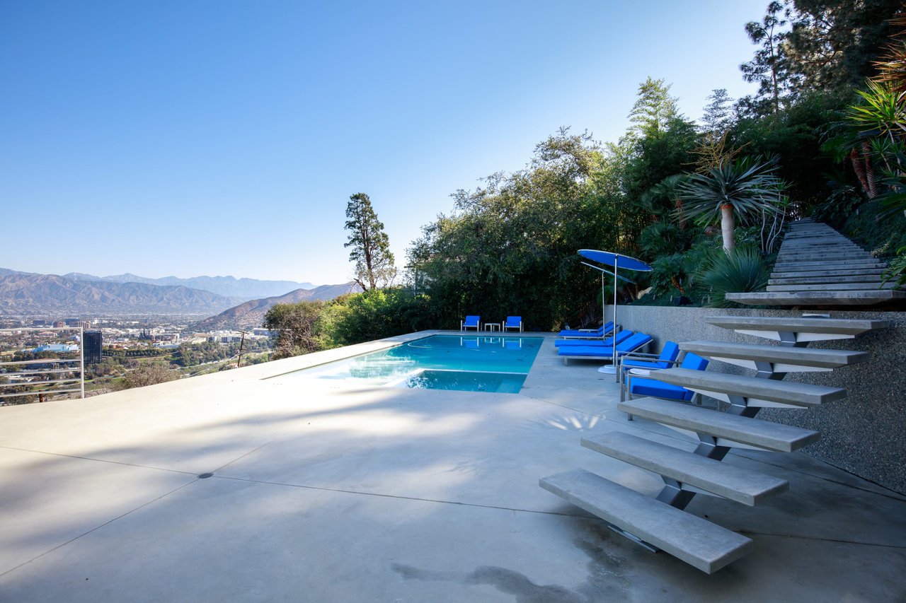 Contemporary Modern View Home