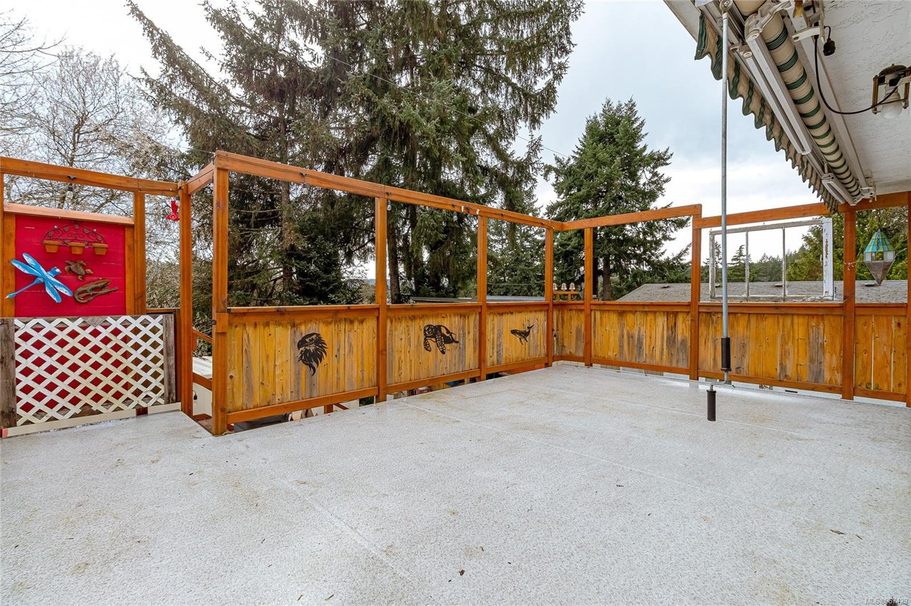 1335 Justine Pl, Langford