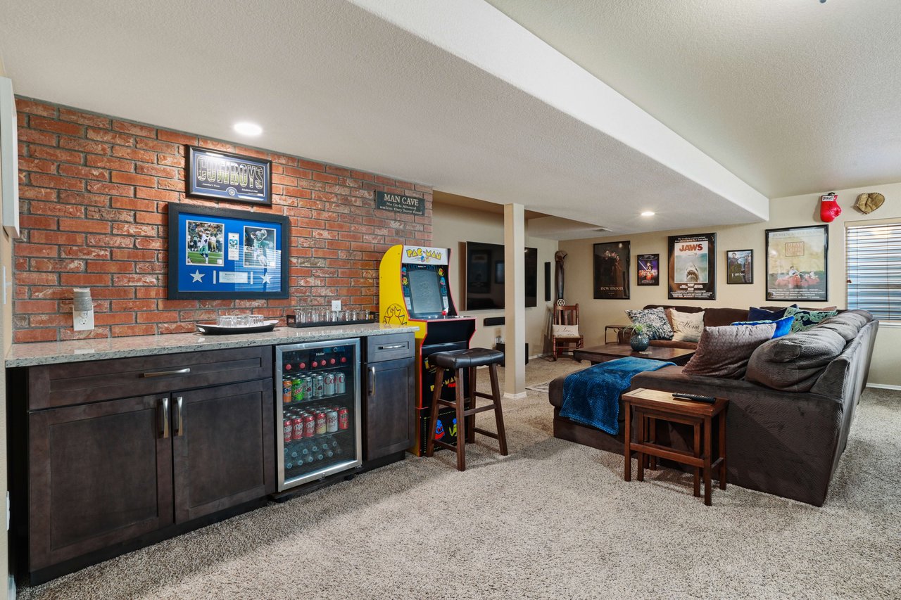 6435 Coyote Ridge CT, Colorado Springs, CO 80923