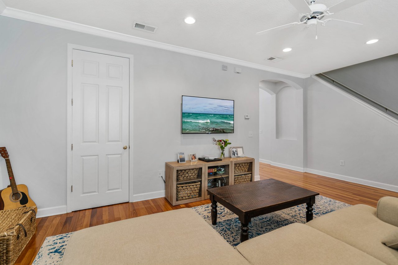 3111 W DE LEON STREET Unit: 4