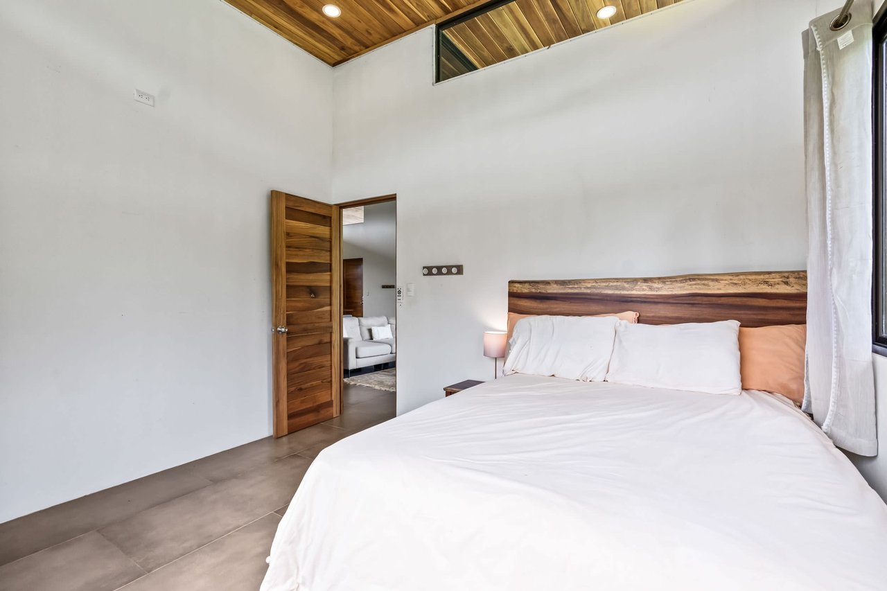 Bright & Peaceful 3-Bedroom Home With Separate Workshop/Office Space & Stunning Views Of The Lush Mountains In Easy-Access Location In Ojochal Costa Rica