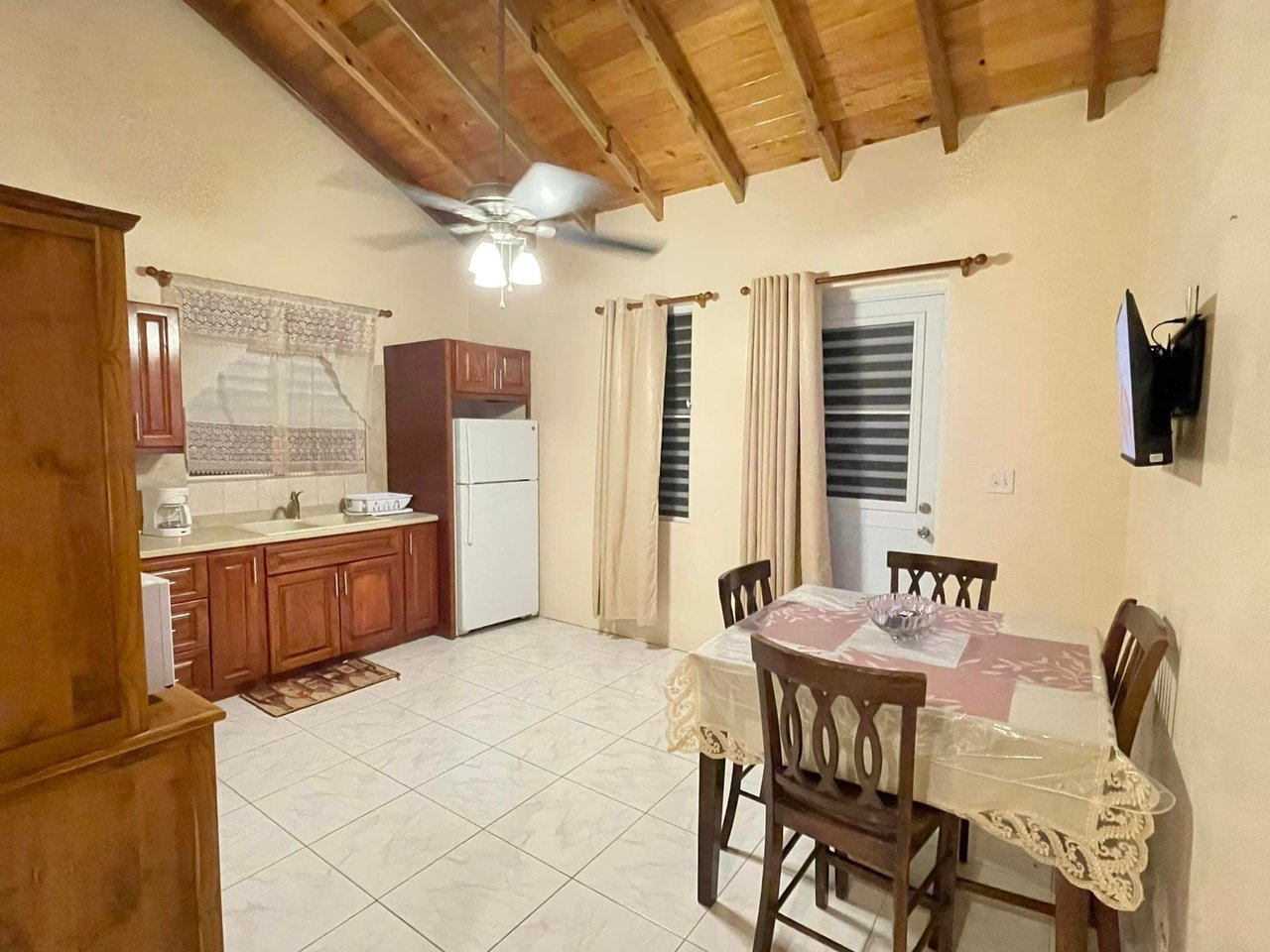 894 West End 1 Bedroom Apartment