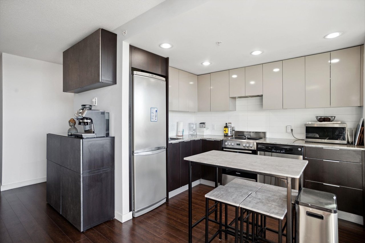 1401-445 W 2nd Ave
