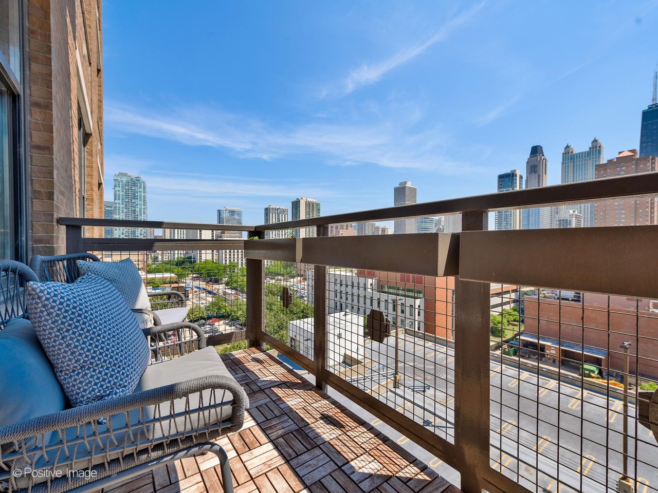 849 N Franklin St Unit 913