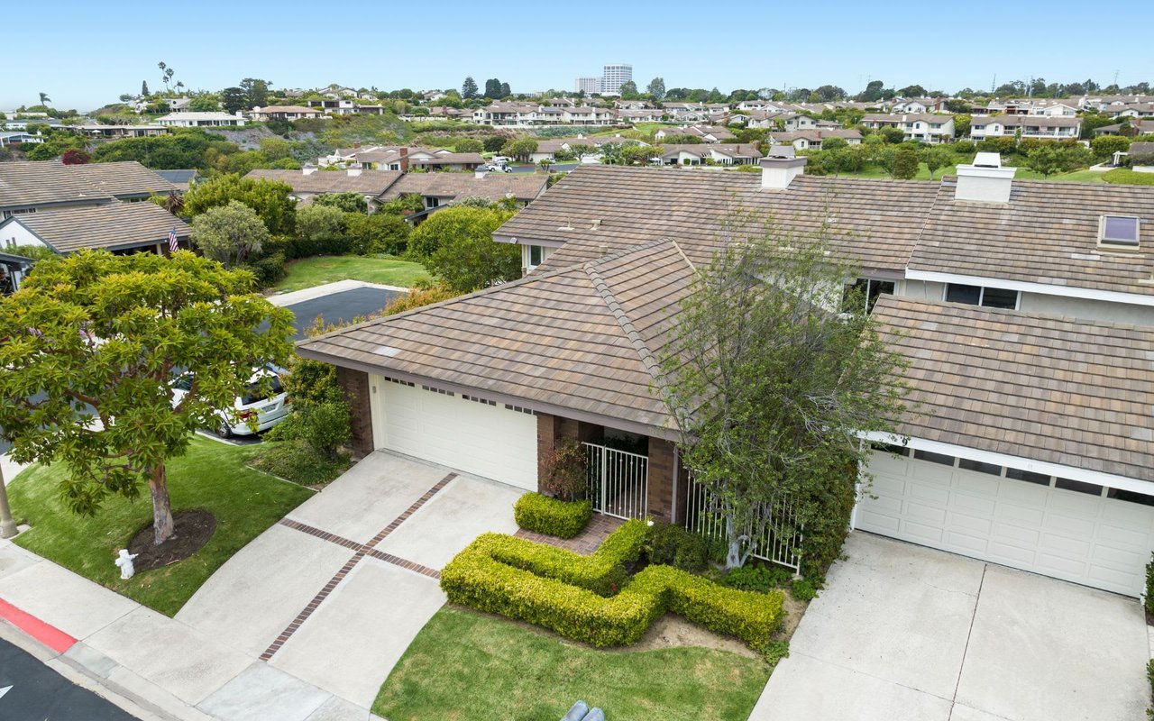 7 White Water Drive