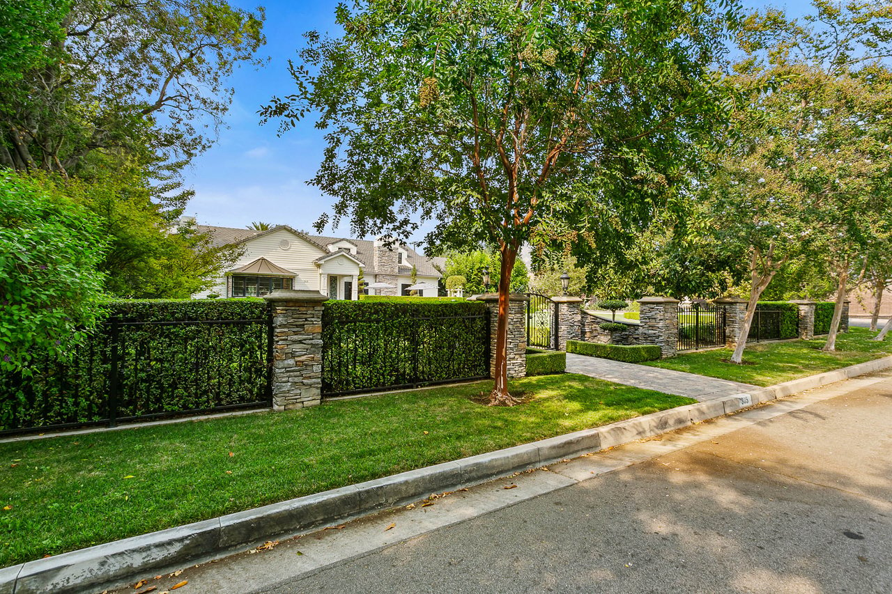 Home of the Week: A Modern Masterpiece Located on Oriole Road in La Cañada