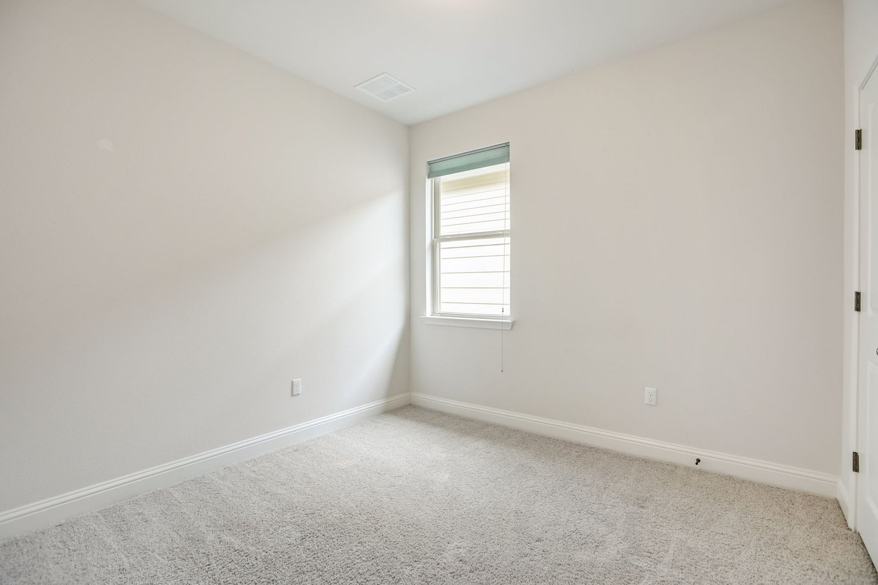 Spacious 4-Bedroom Home in The Preserve at Four Points – A+ School District, Open Floorplan, Luxurious Primary Suite, Covered Patio, and More!