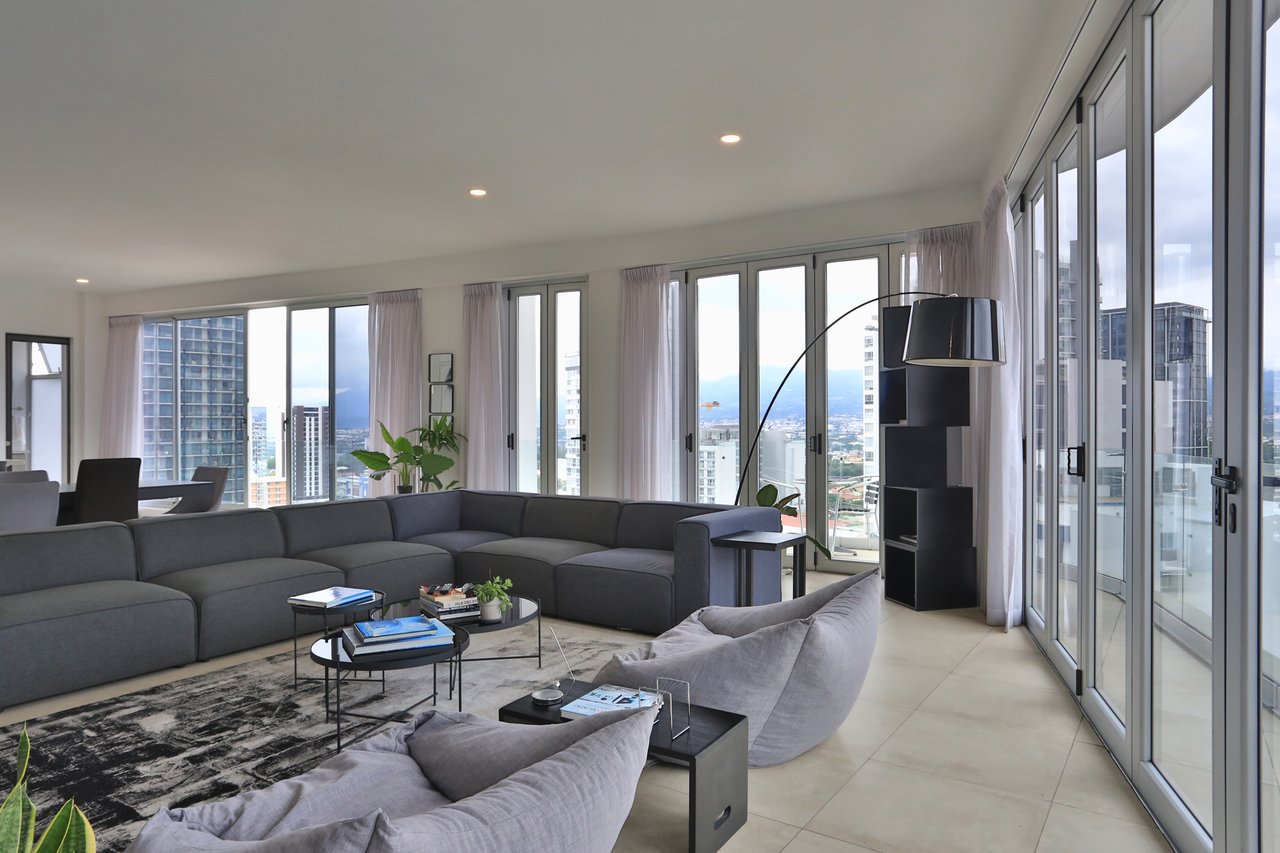 Panoramic Stadium View Penthouse, Sabana and Rohrmoser, San Jose