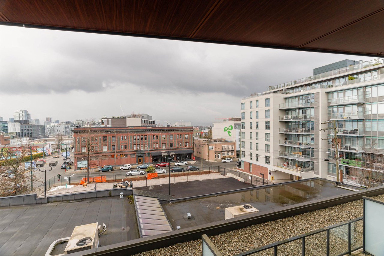403-209 E 7th Ave