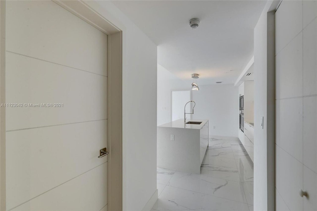 9521 E Bay Harbor Dr, #LP801