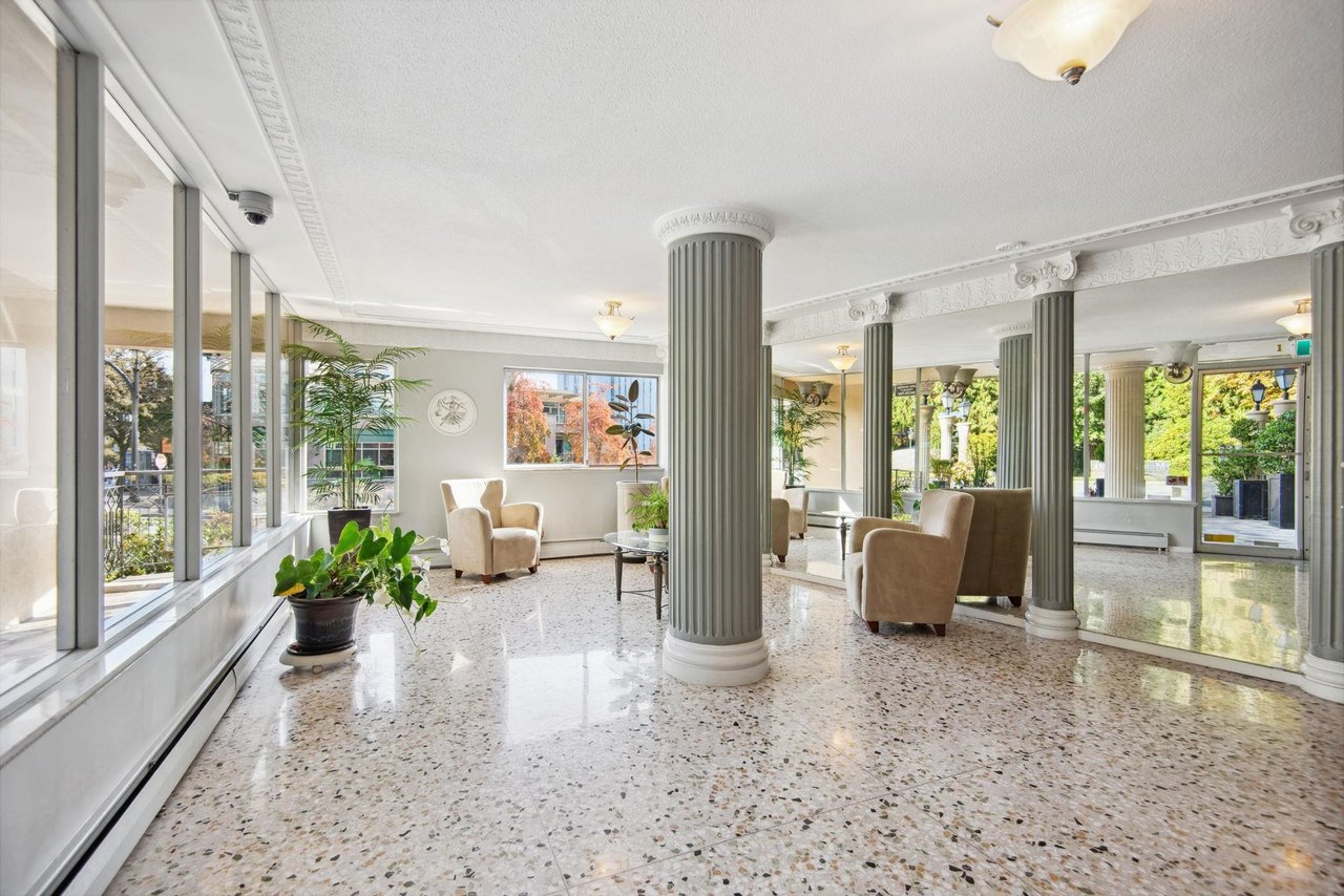 902-1930 Marine Dr