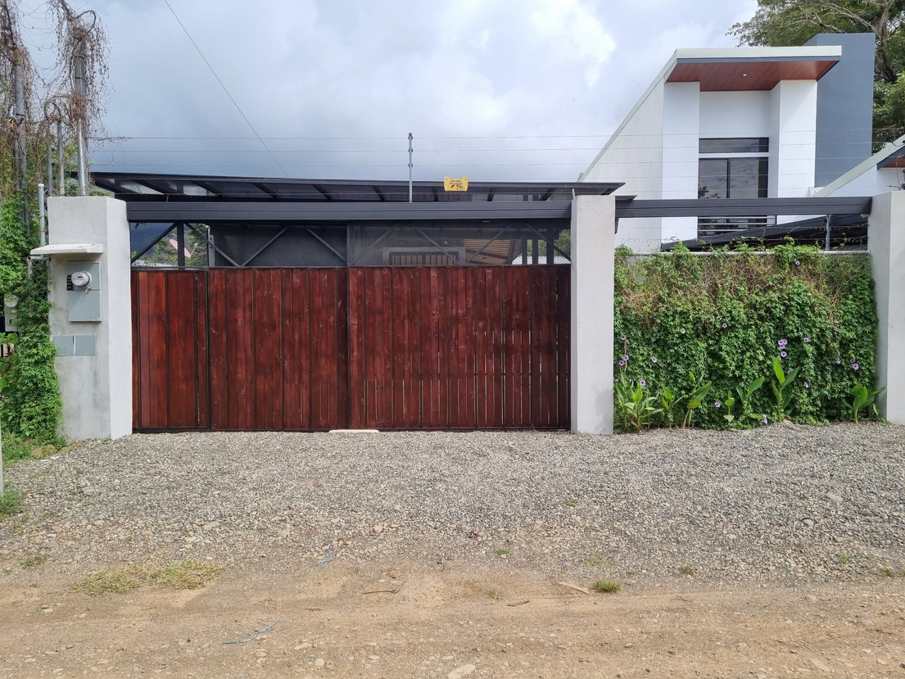 Contemporary Walk to Beach Home, Uvita, Puntarenas