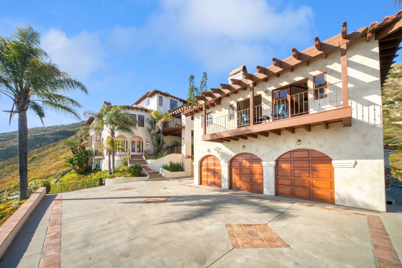 Gorgeous Hilltop Estate