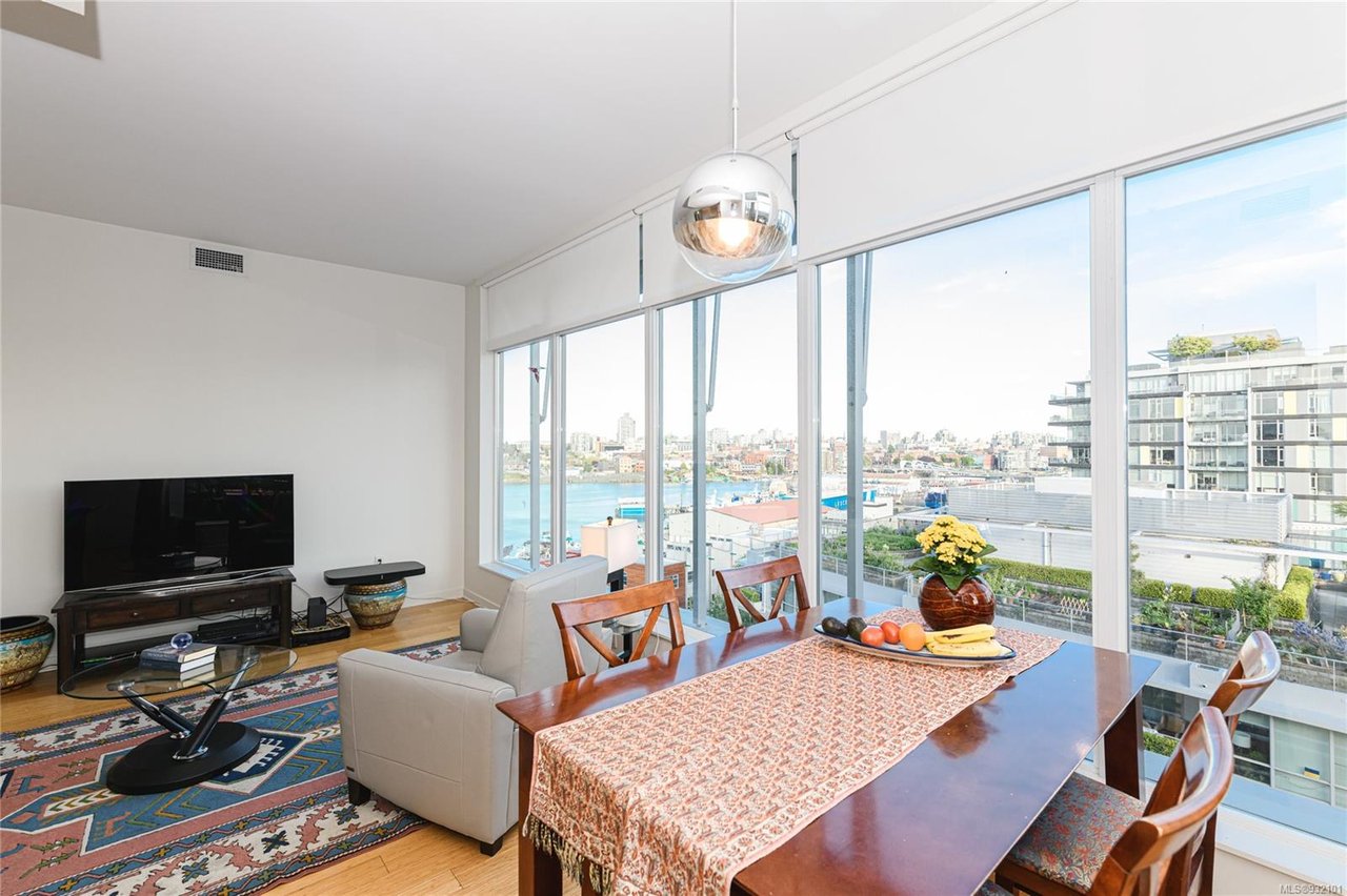801-399 Tyee Rd