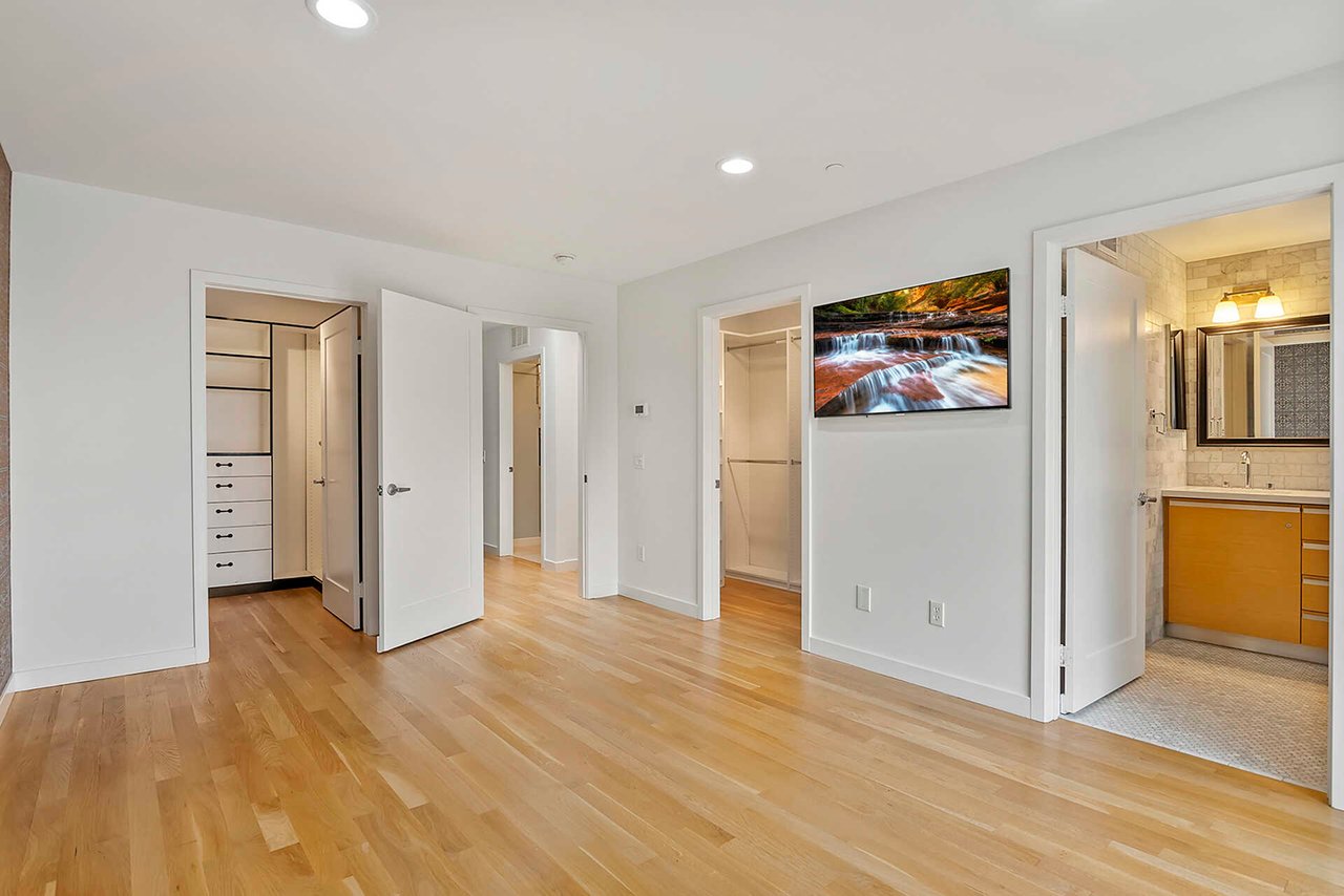 310 WASHINGTON BLVD Unit: 804