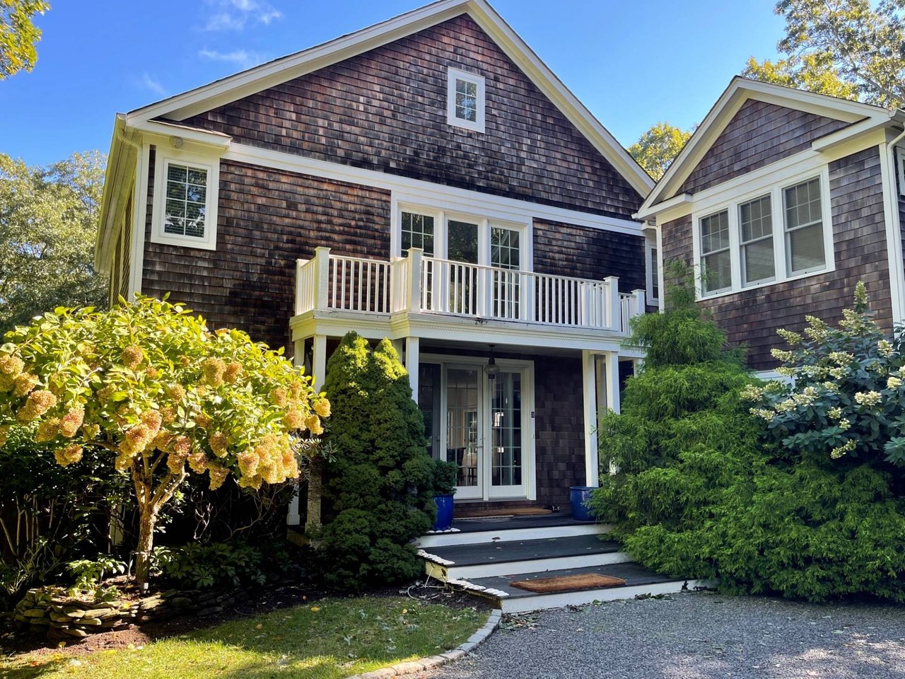 5 Laura's Lane East Hamptopn 