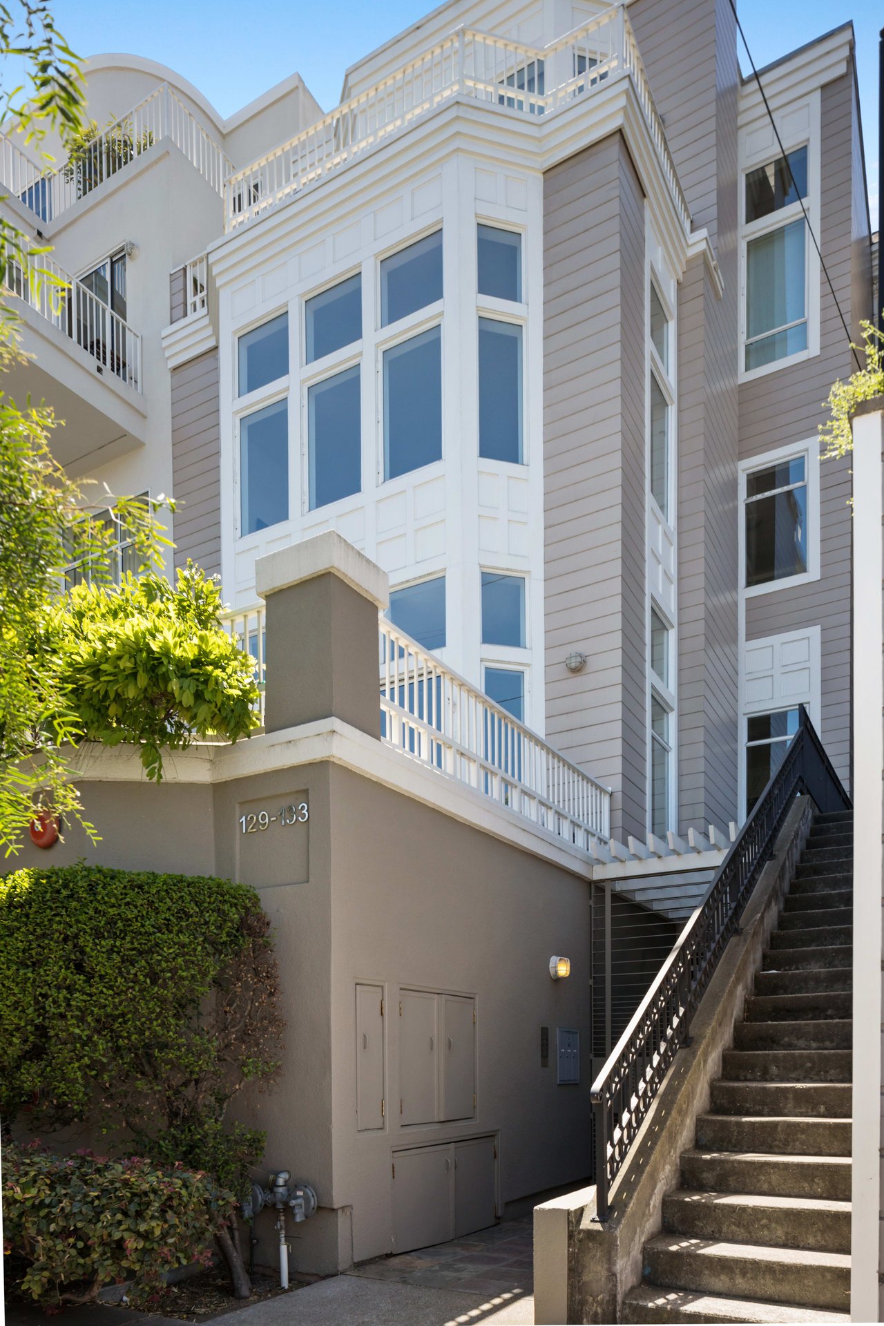 Generously Sized Condo Near Duboce Park