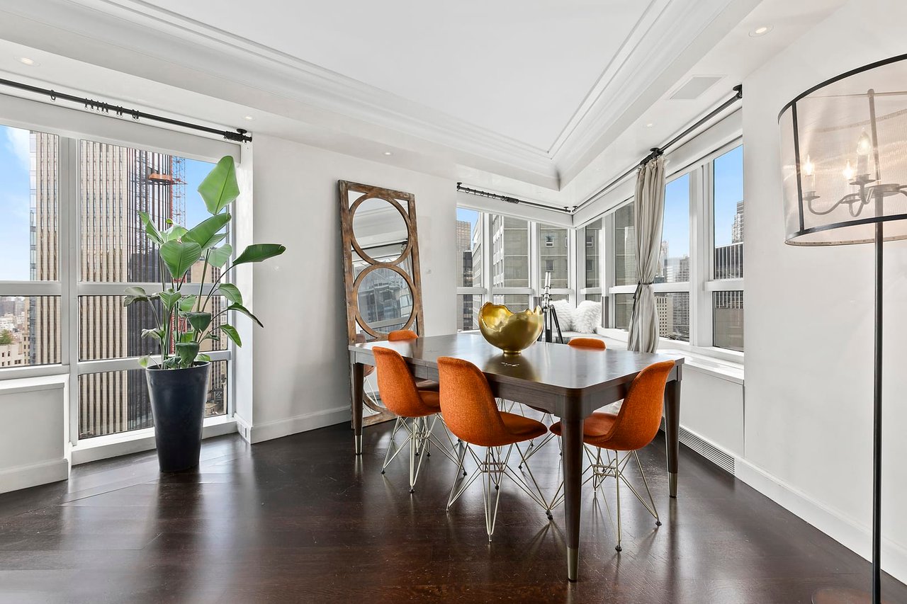 Adriana Lima sells Midtown condo for nearly half off