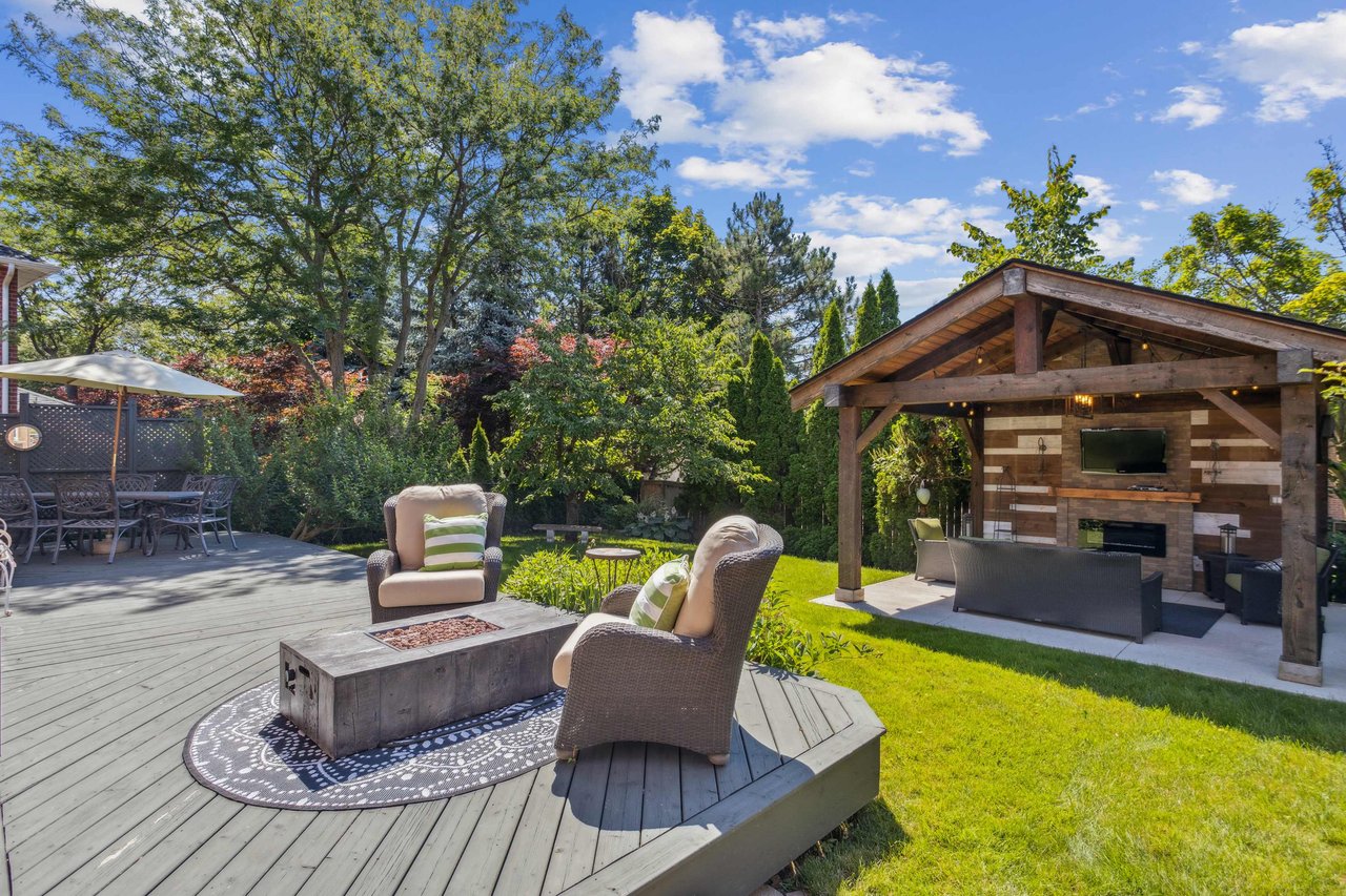 Updated Glen Abbey home with an Entertainers Backyard Paradise