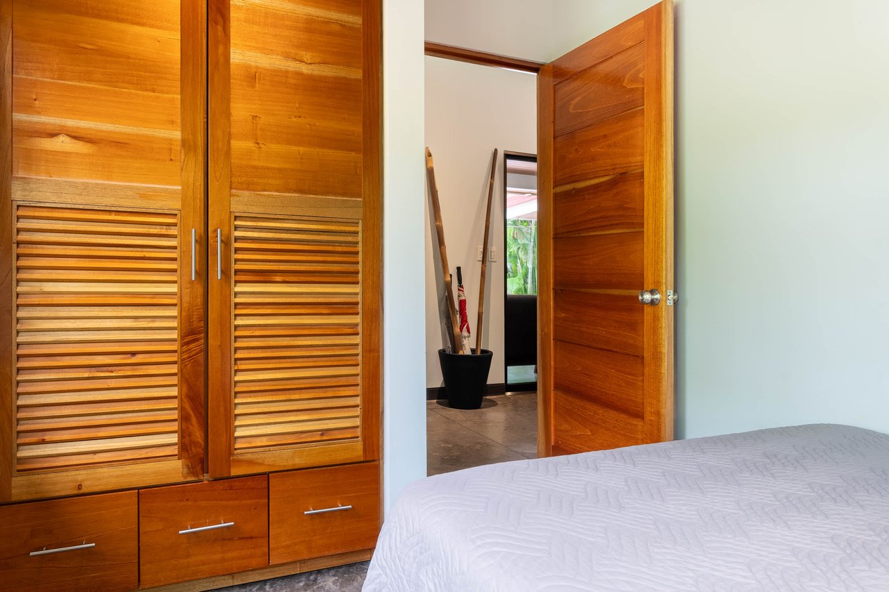 Uvita Garden Villa and Casita, 4 Bedrooms Total, Walking Distance To All