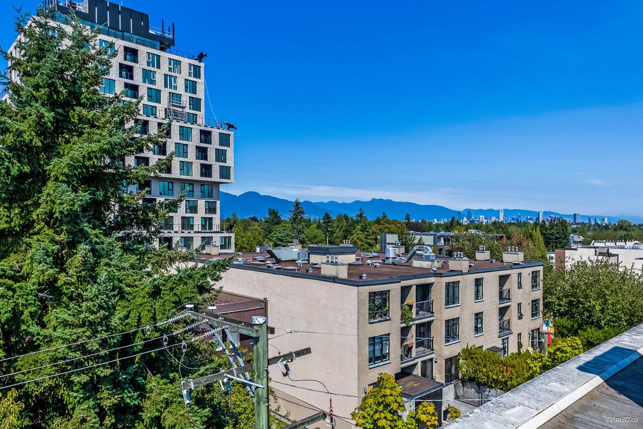 303-3727 W 10th Avenue, Vancouver