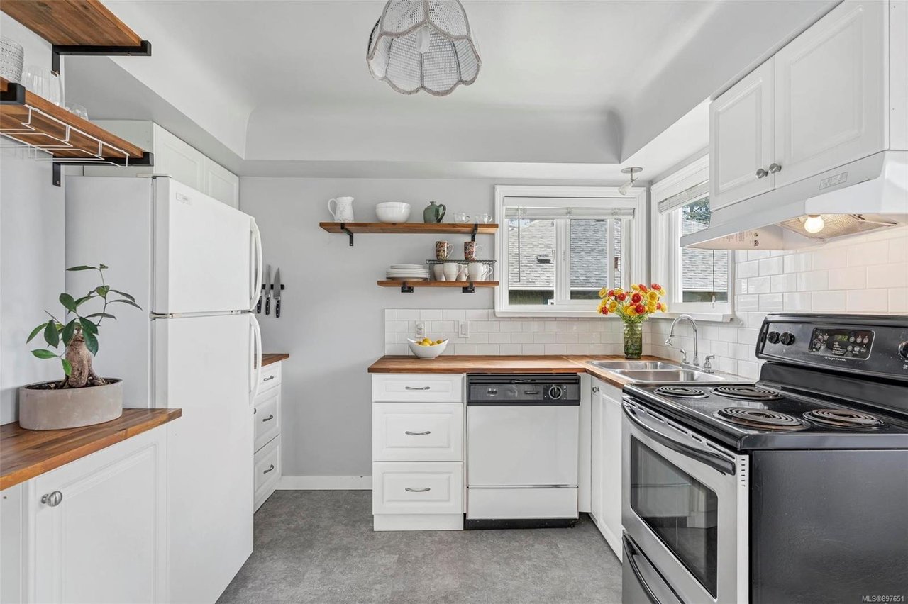 3411 Cedar Hill Rd, Saanich