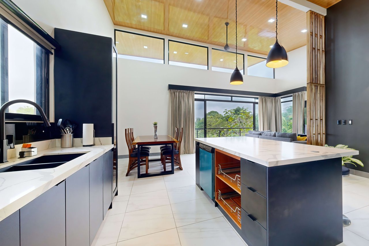 Casa Palma, Brand New Luxury 3 bedroom, 4 bathroom home with Amazing Sunset View in Quepos