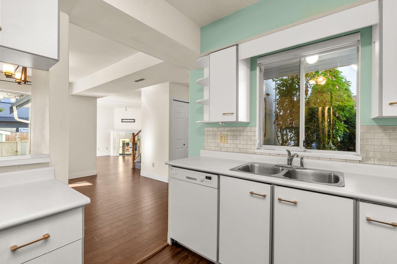 5-4890 48 Ave