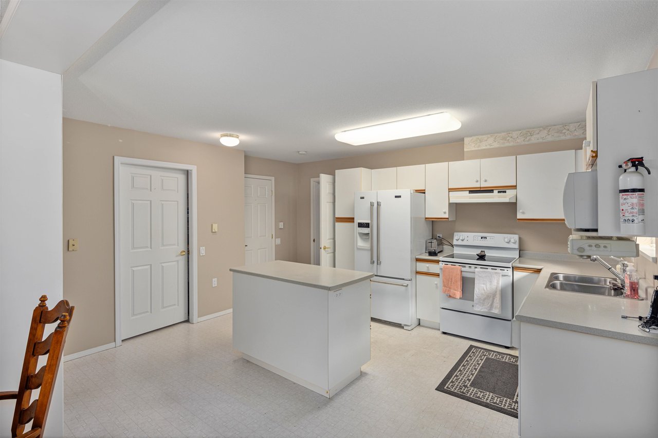 6-1201 Pemberton Ave