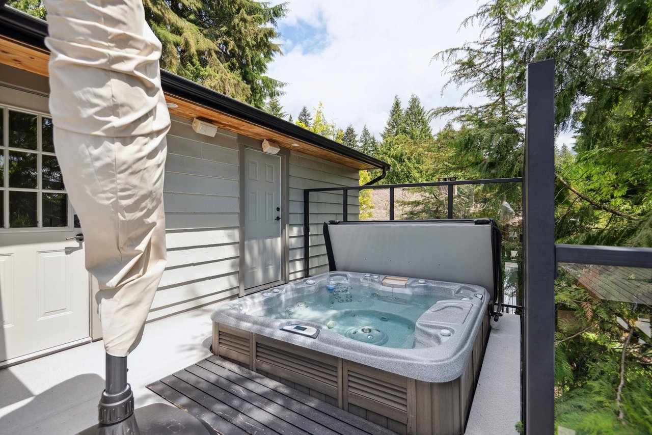 1253 Bracknell Cres