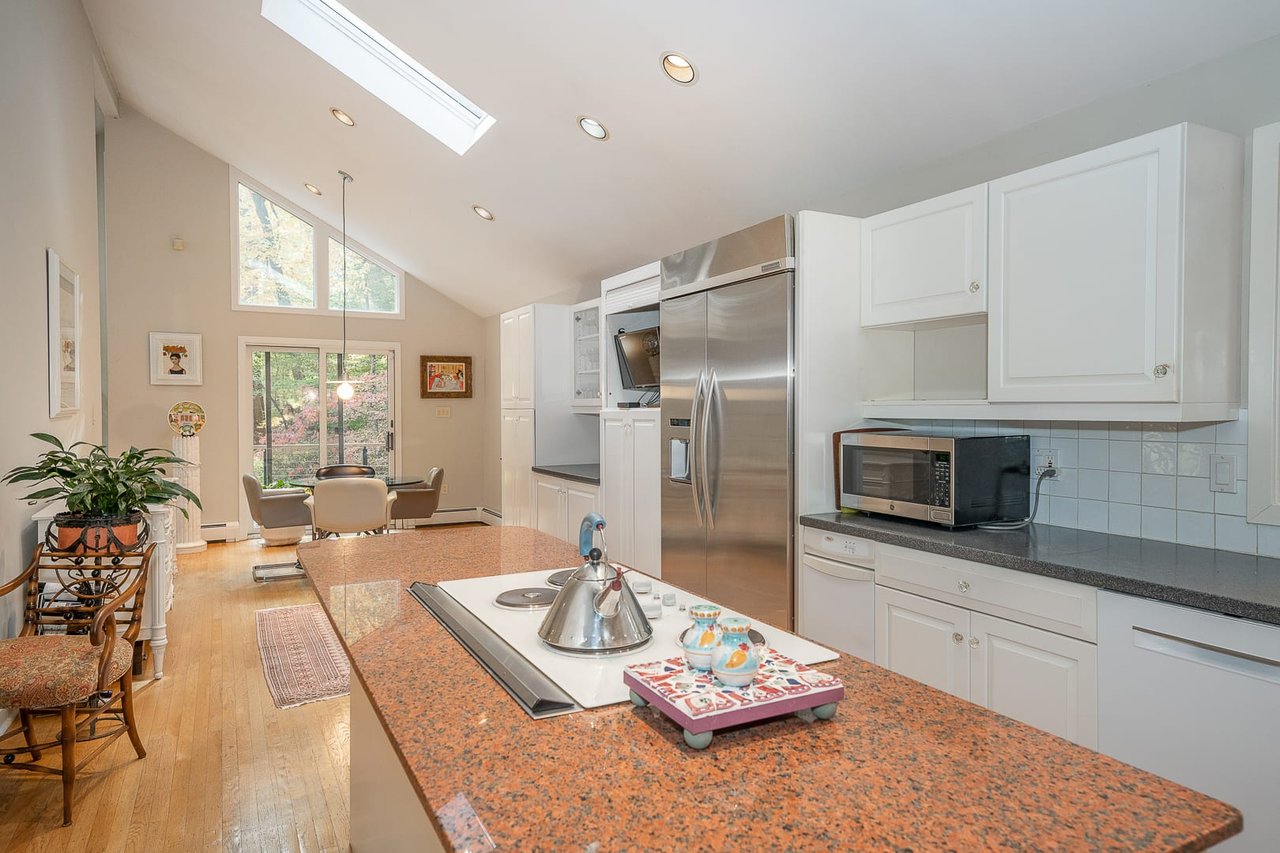 334 Malin Rd