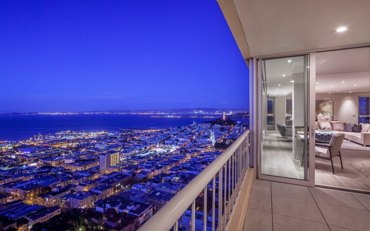 Panoramic Views at 1070 Green