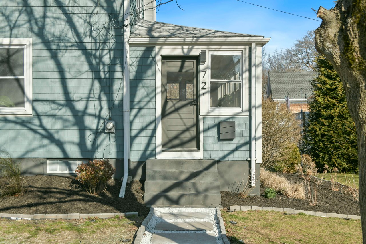 Quintessential Hingham Residence 