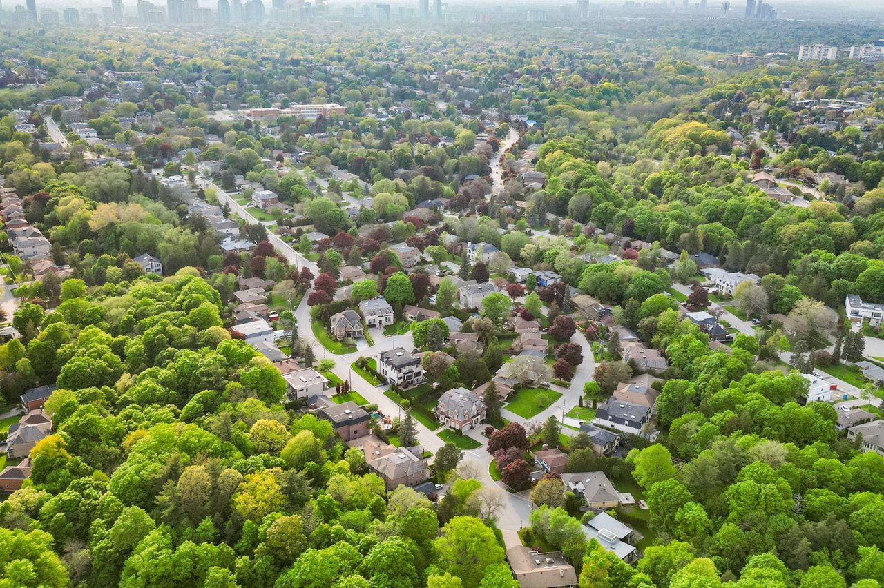  a circular road is prominently featured in the mid-left.