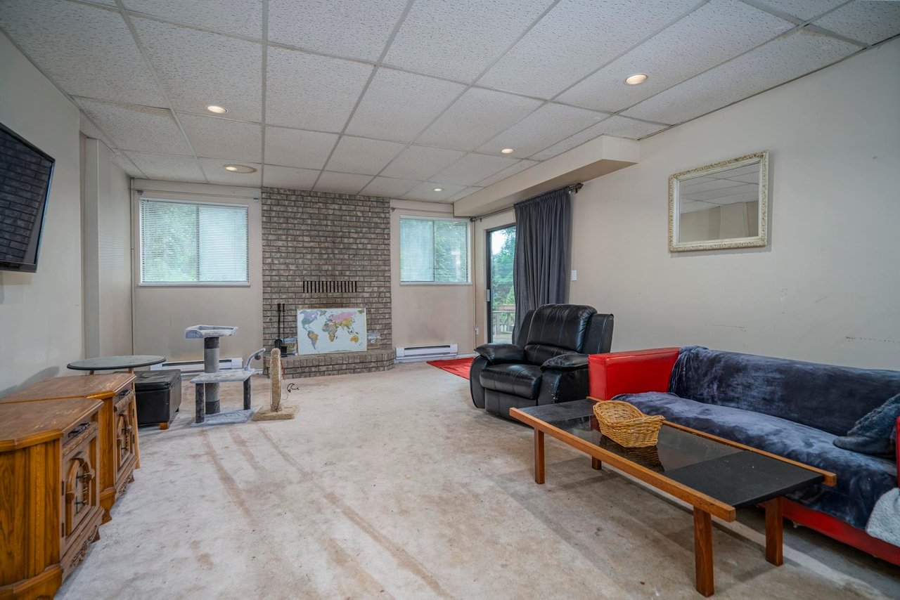1305 Charter Hill Dr