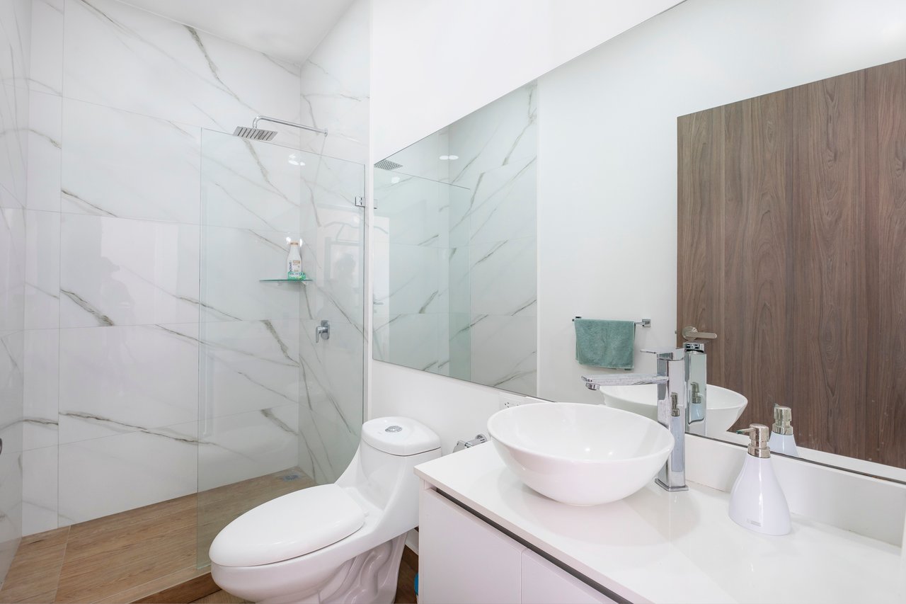 Private Pool Turnkey Condo, Santa Ana, San Jose