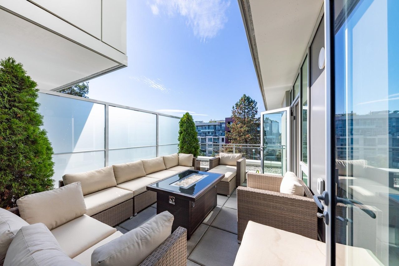 401-4988 Cambie St