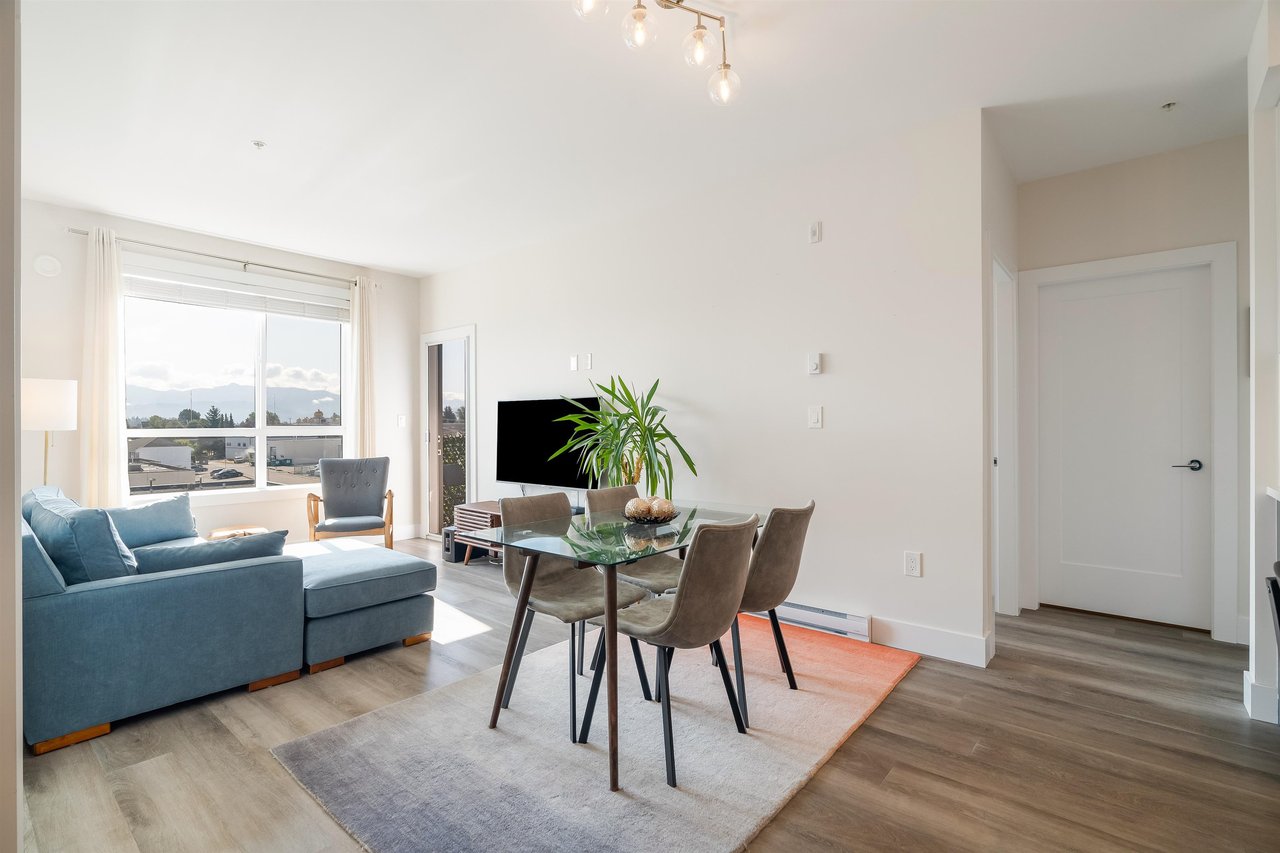 407-32838 Ventura Ave