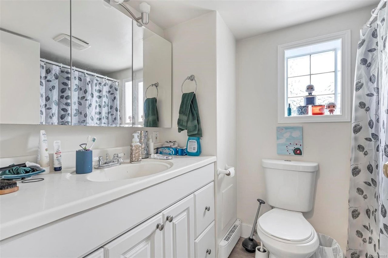 3411 Cedar Hill Rd, Saanich