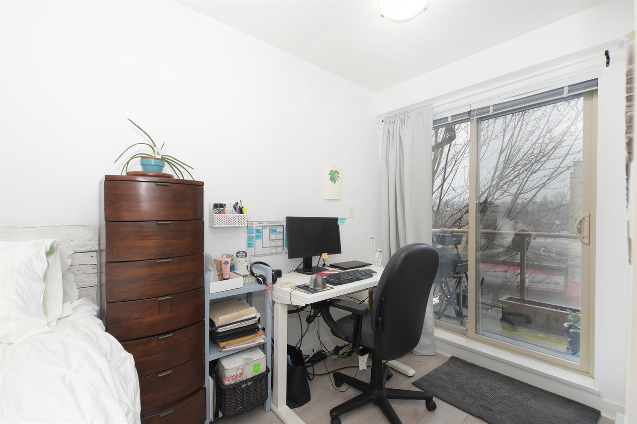 308-702 E King Edward Ave
