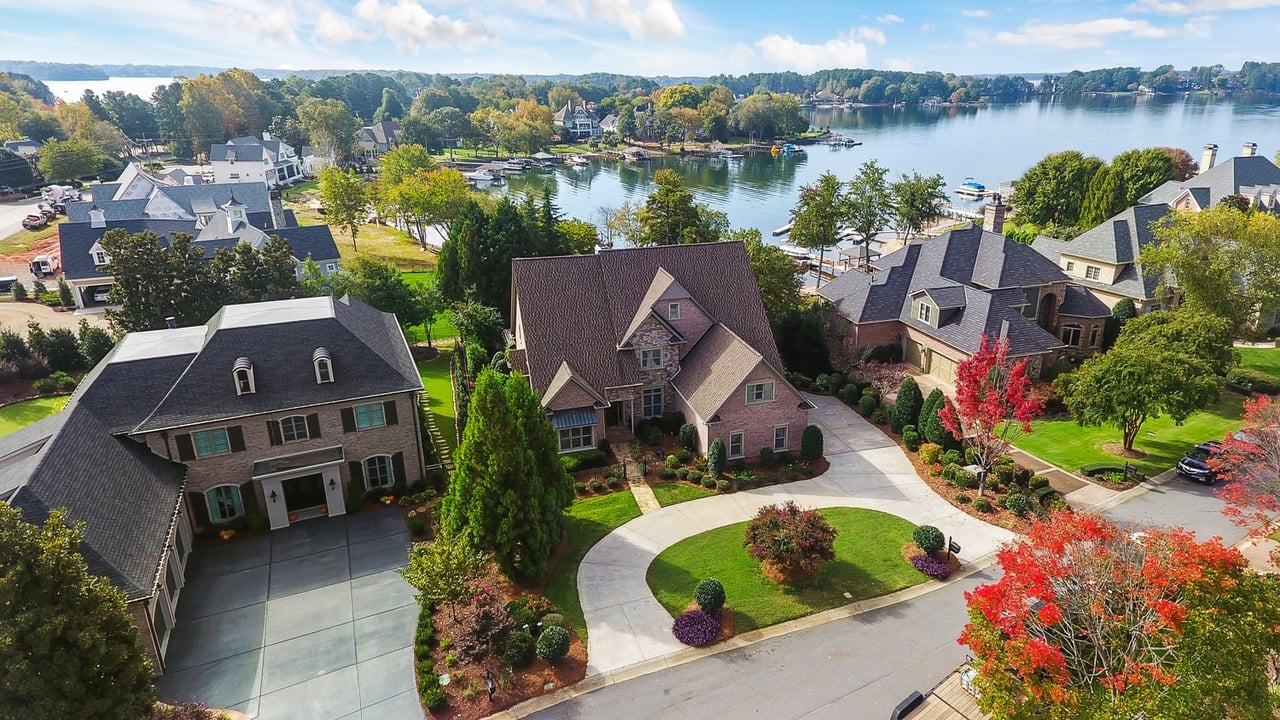 photo of lake norman nc home