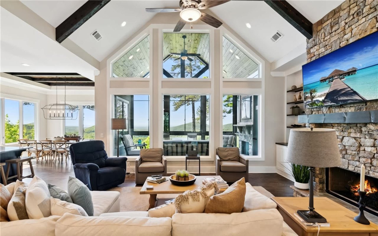 What Does Homeowners Insurance Cover?