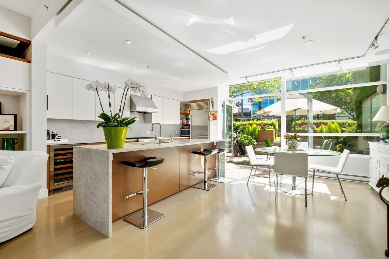 1566 W 8th Avenue, Vancouver