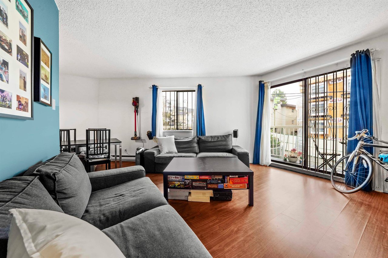 207-975 E Broadway Ave