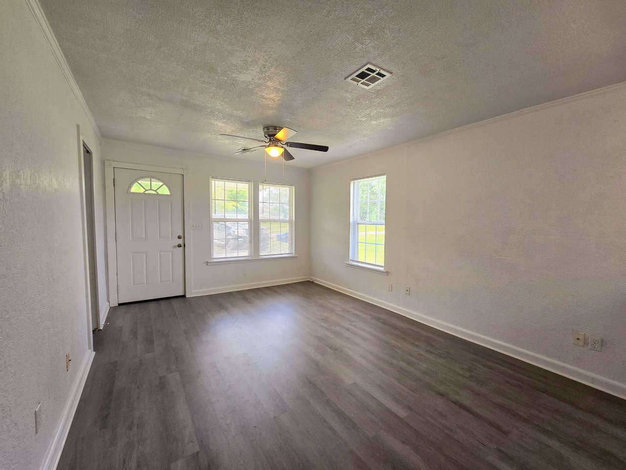 209 E Main St