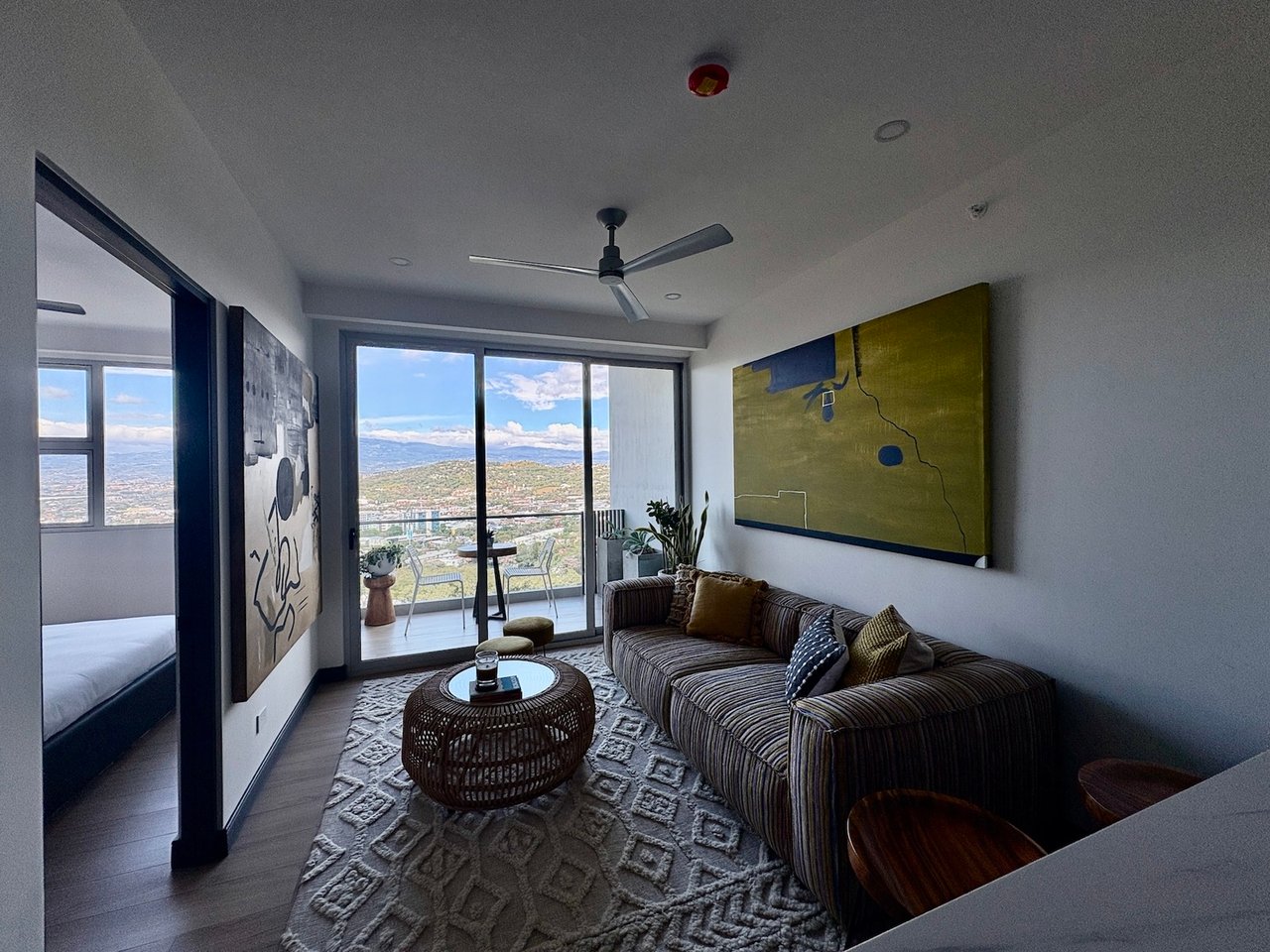 Contemporary Mountain View Condo, Santa Ana, San Jose
