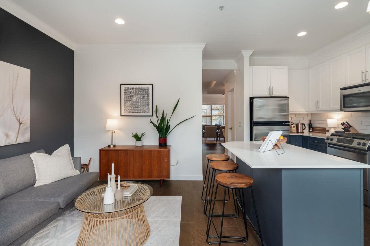 10-308 E 14th St